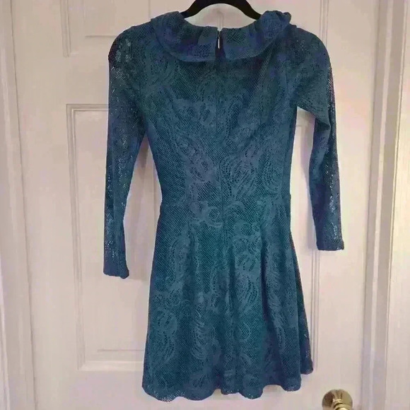 Lilly Pulitzer Tiki Ruffle Wrap Romper Size XXS Inky Tidal Lace - Picture 2 of 3